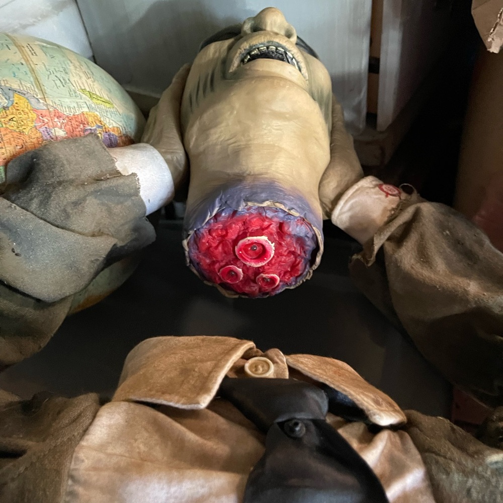 Hollywood Halloween props